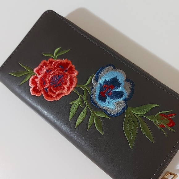 Wallet - Picture 2 of 7